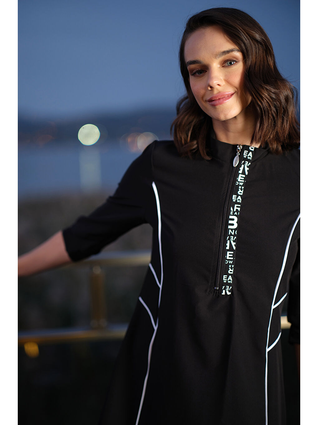 Truvakar Kollu Taytlı Spor Elastan Yazı Detay Yarı Kapalı Mayo 3421 Siyah02-3