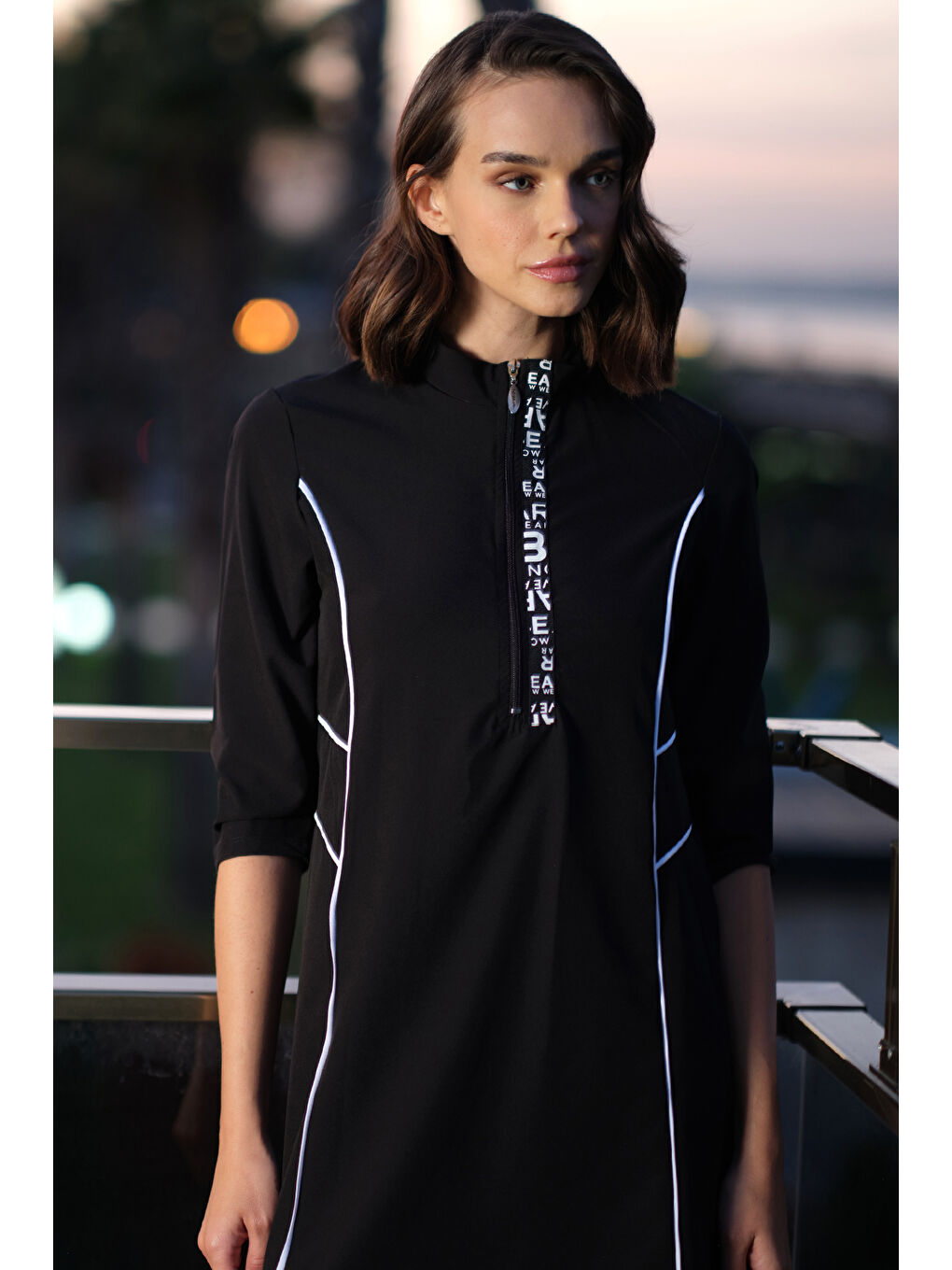 Truvakar Kollu Taytlı Spor Elastan Yazı Detay Yarı Kapalı Mayo 3421 Siyah02-4