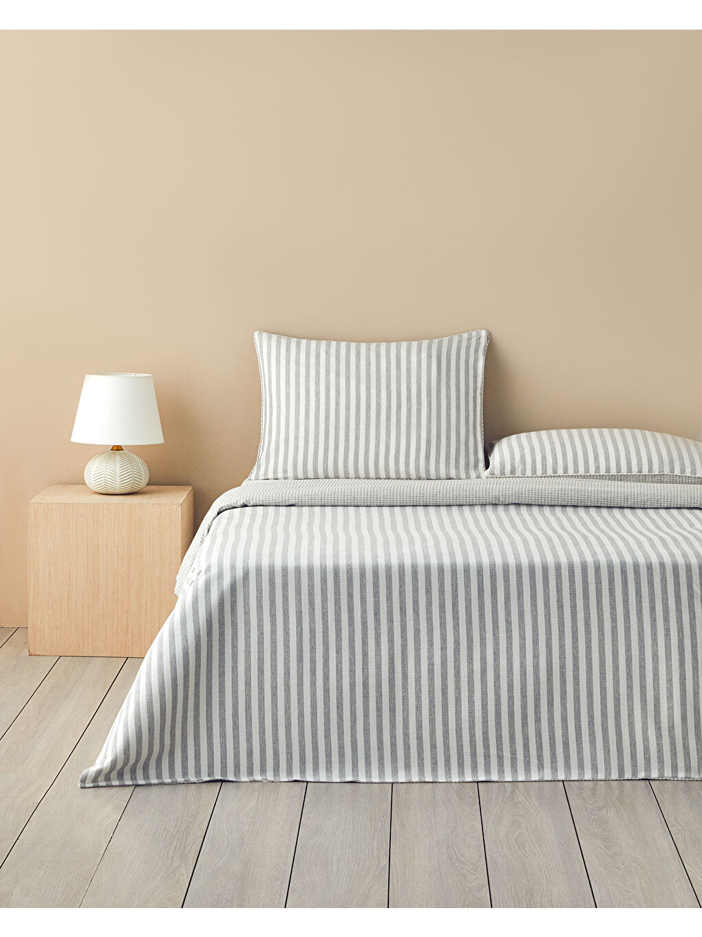 Pure Waffle İpliği Boyalı Çift Taraflı King Size Nevresim Takımı 240x220 cm Gri-1