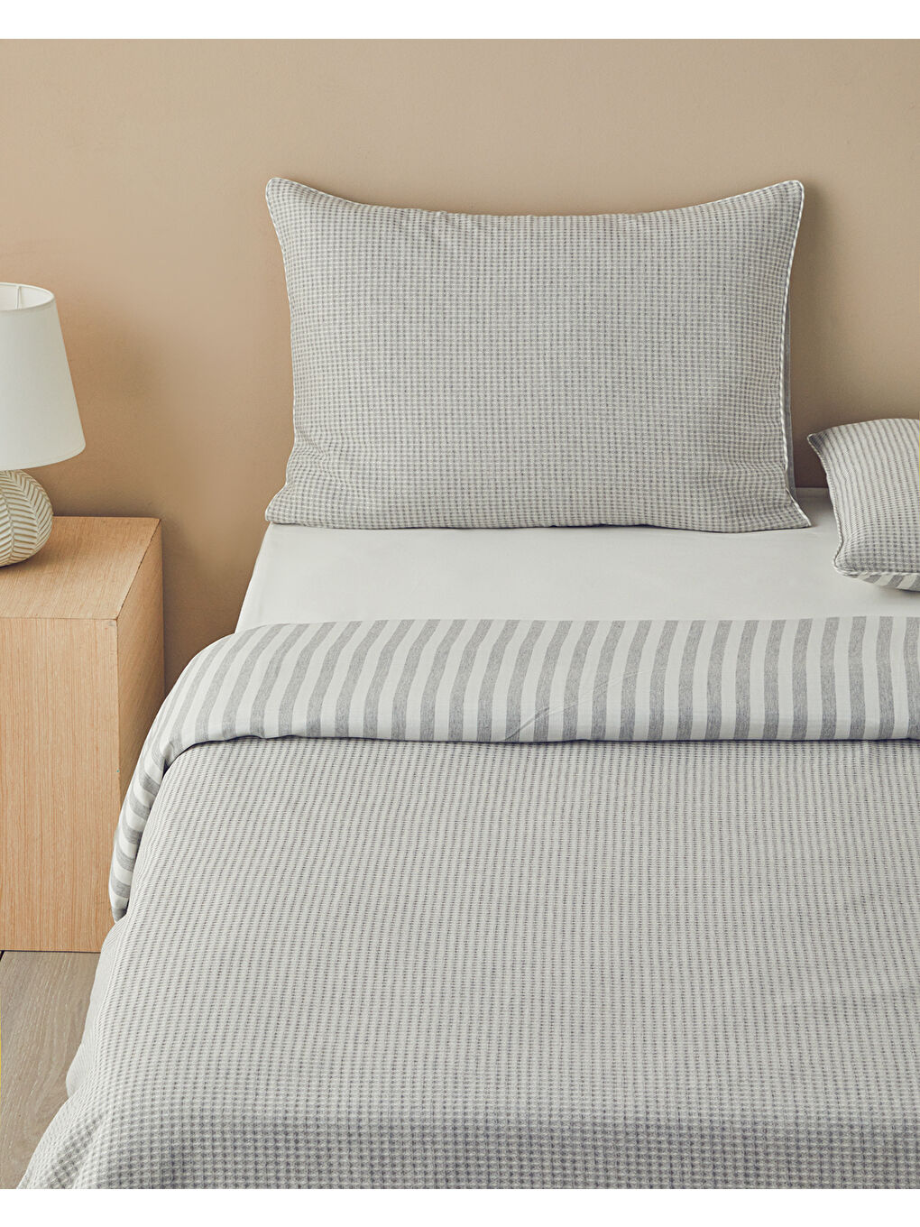 Pure Waffle İpliği Boyalı Çift Taraflı King Size Nevresim Takımı 240x220 cm Gri-2