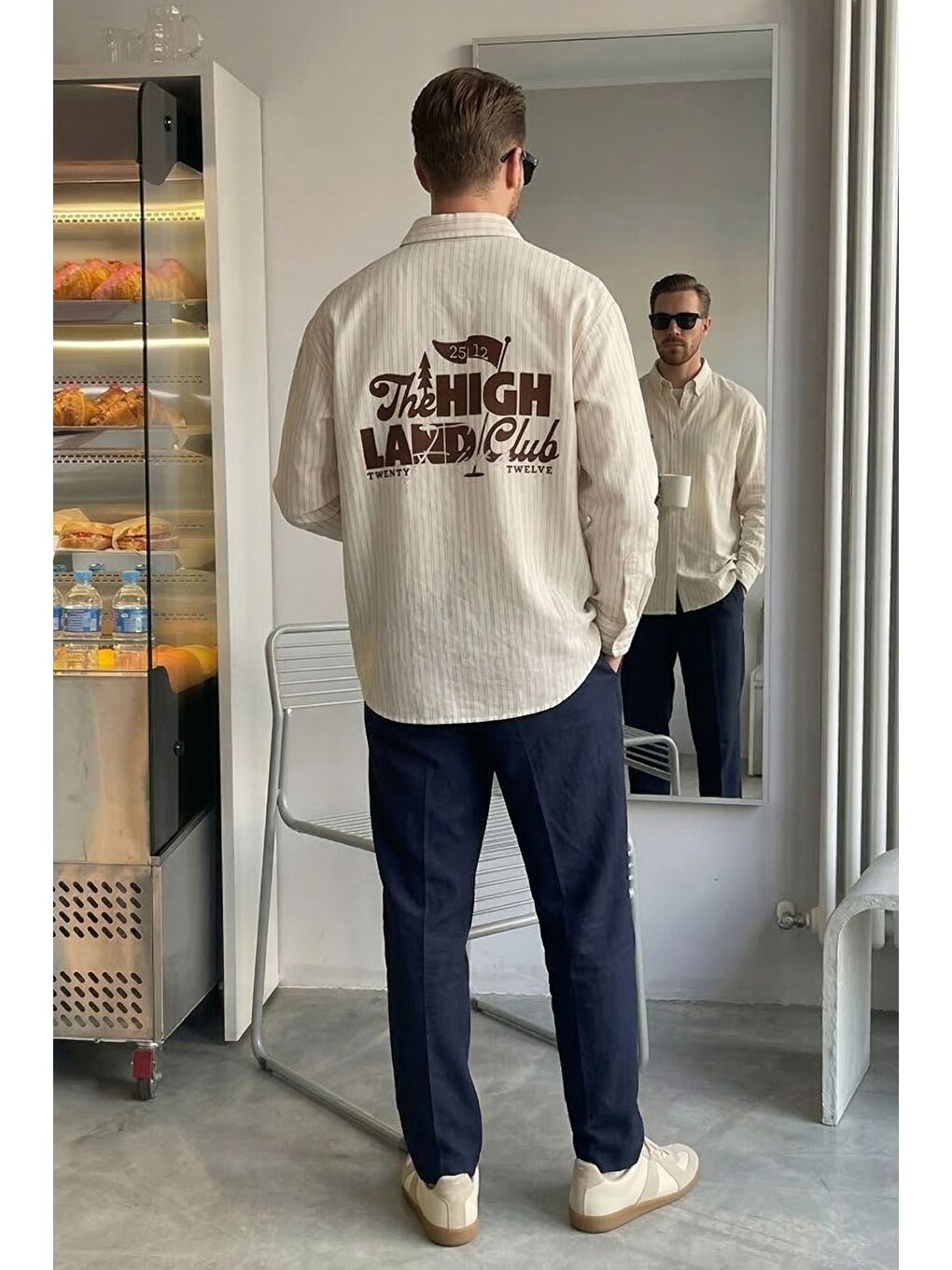 Erkek Oversize Pamuk Çizgili Sırt Baskılı Gömlek Kahverengi-3