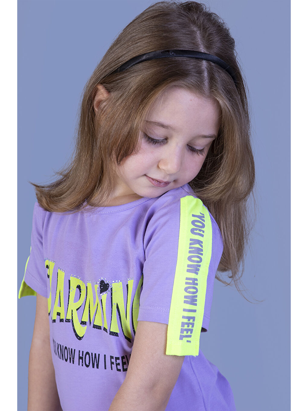 Lila Kız Çocuk Kolları Şerit Detaylı Baskılı Tişört-1