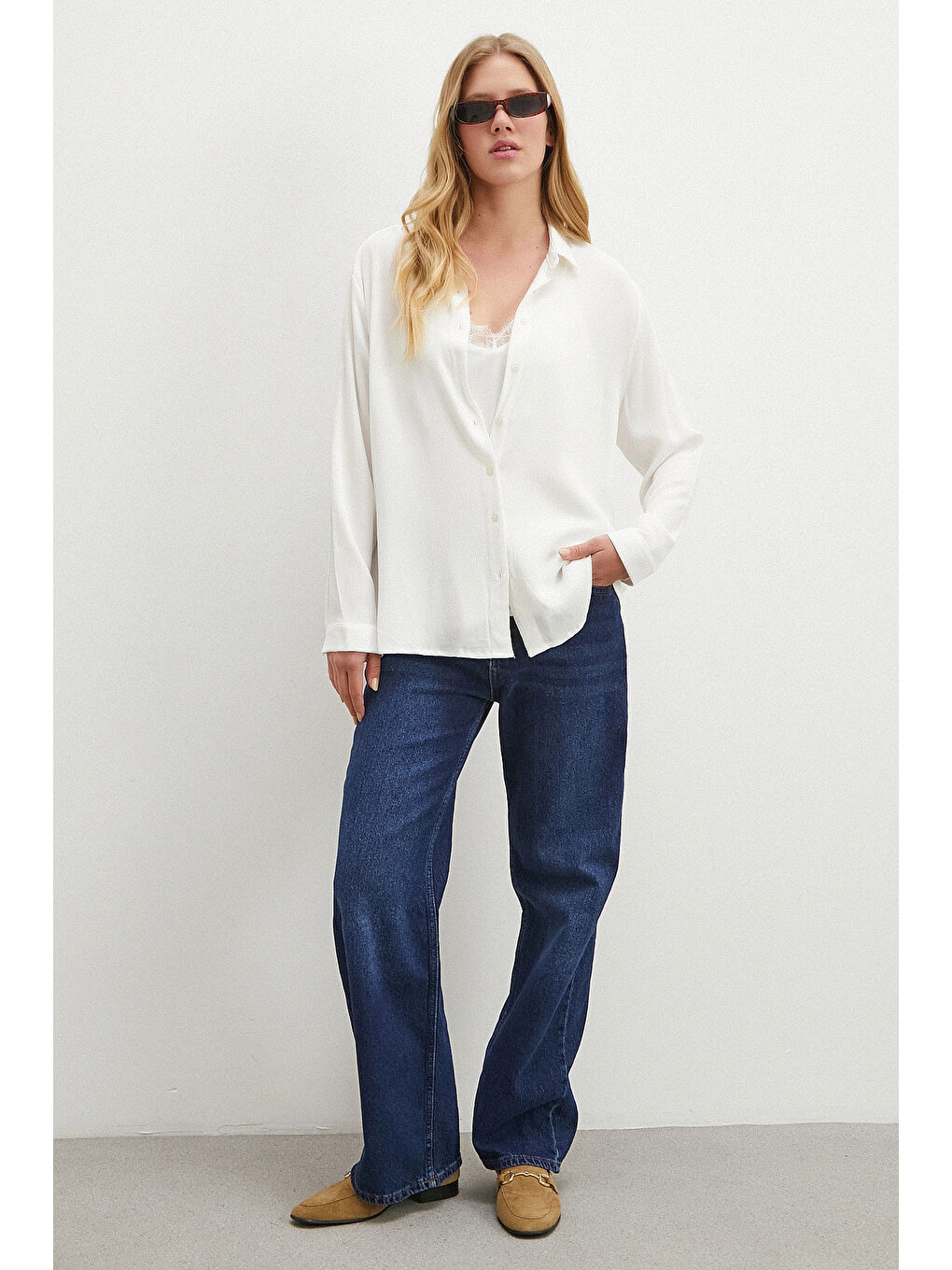 Atlet Detaylı Gömlek Beyaz-1