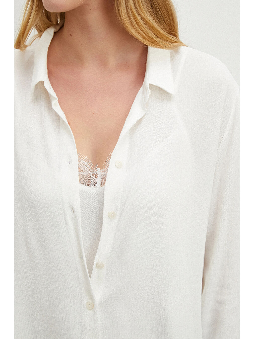 Atlet Detaylı Gömlek Beyaz-4