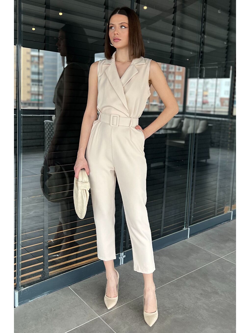 Bej Kemerli Kruvaze Yaka Sıfır Kol Kadın Tulum