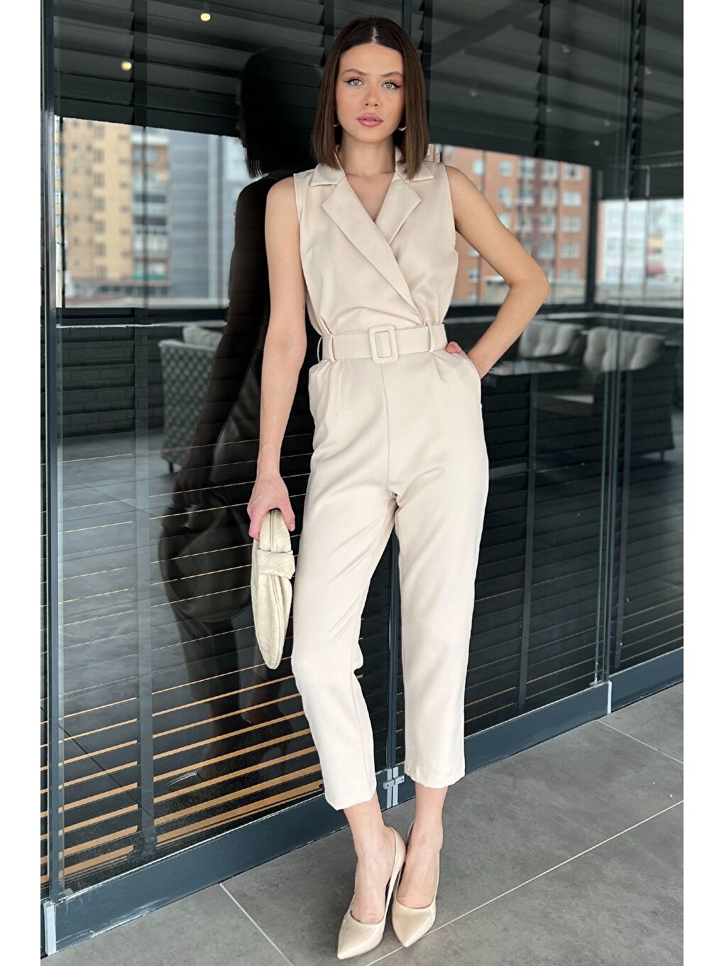 Bej Kemerli Kruvaze Yaka Sıfır Kol Kadın Tulum-1