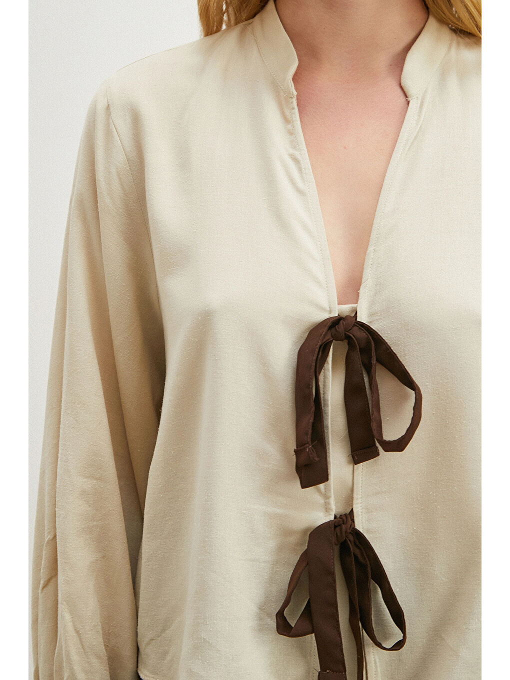 Beli Kuşaklı Viskon Bluz Bej-4