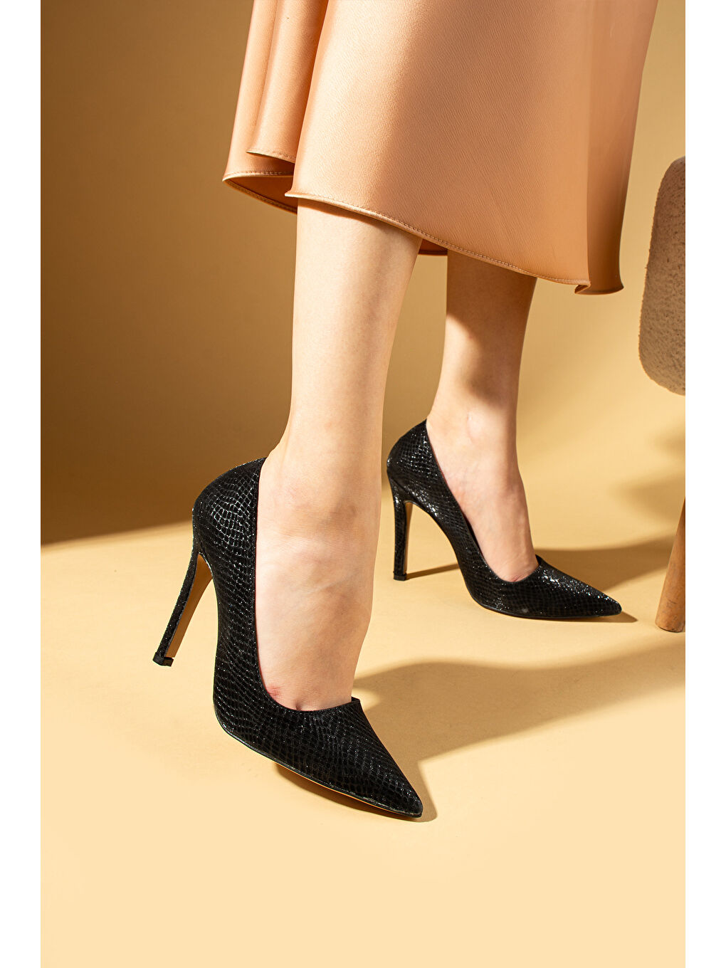 Siyah Kroko Desenli İnce Uzun Topuklu Kadın Stiletto 71-53-24Yılan-1