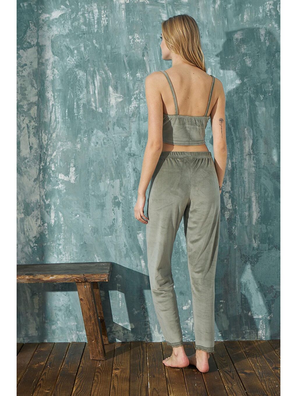 Yeşil Kadın Kadife Sabahlıklı Altı Uzun 3'lü Pijama Takım | 13401-1-1