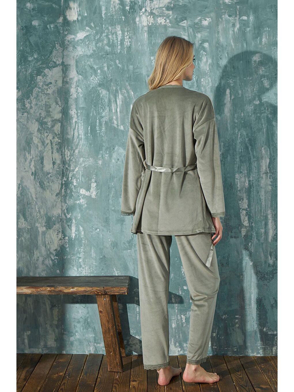 Yeşil Kadın Kadife Sabahlıklı Altı Uzun 3'lü Pijama Takım | 13401-1-2