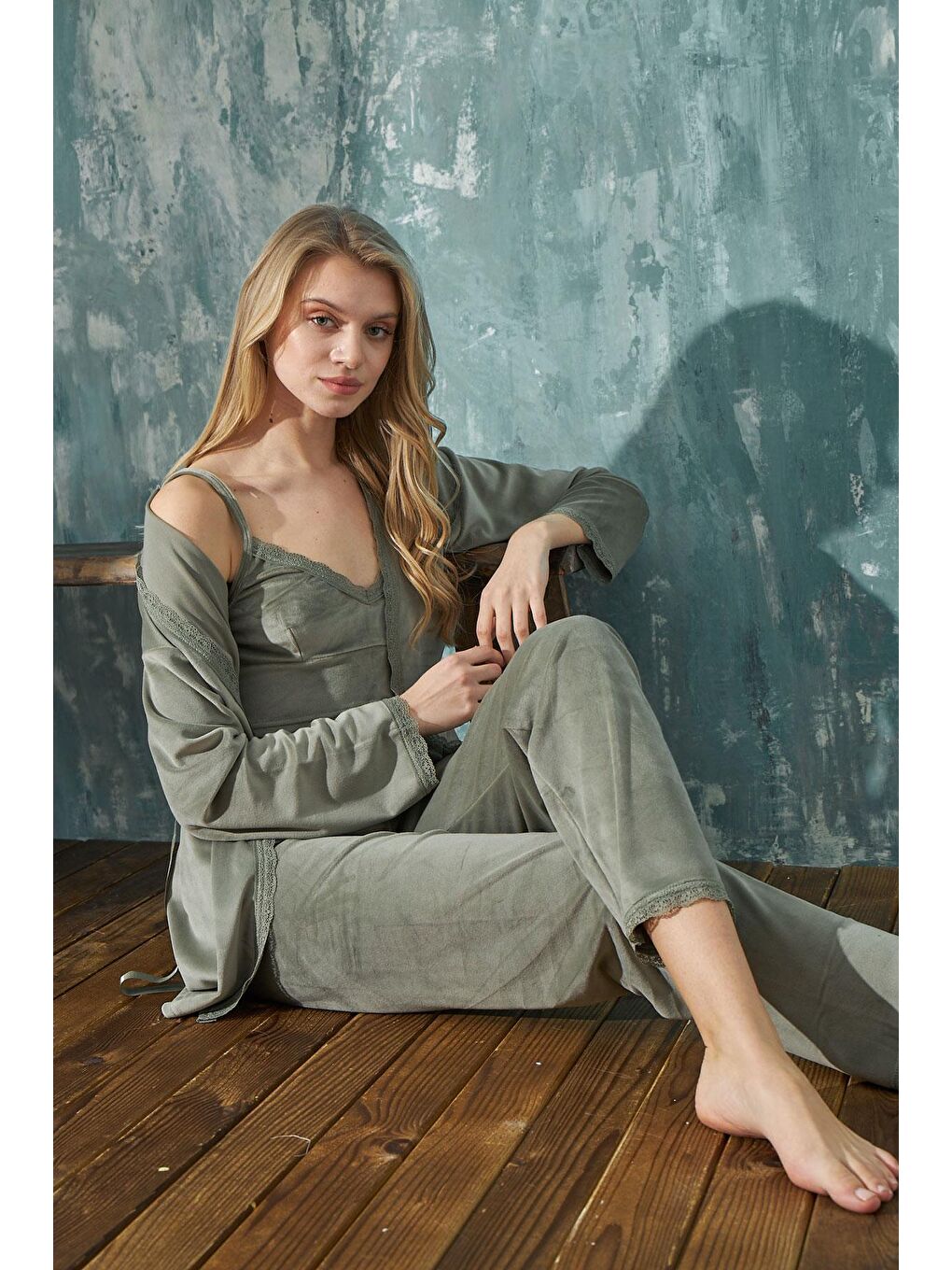 Yeşil Kadın Kadife Sabahlıklı Altı Uzun 3'lü Pijama Takım | 13401-1-3