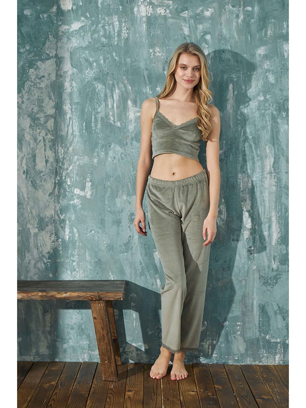 Yeşil Kadın Kadife Sabahlıklı Altı Uzun 3'lü Pijama Takım | 13401-1-4