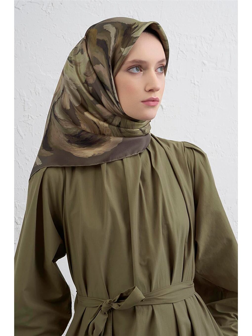 Haki Soyut Desenli Saf İpek Twill Eşarp 9423D 86