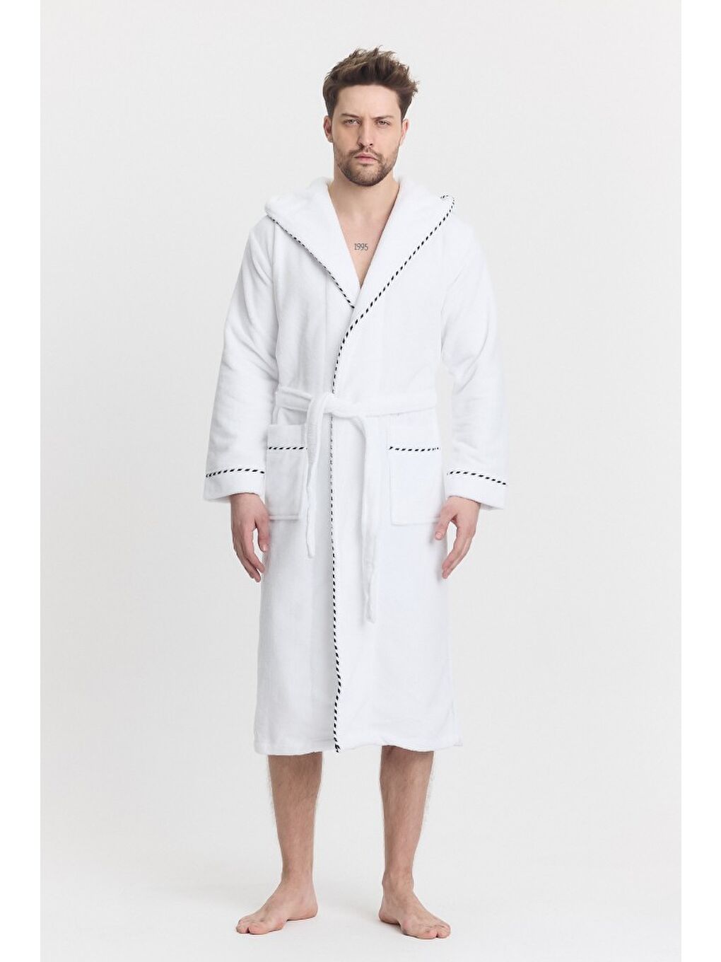 Beyaz Triga Erkek Bornoz %100 Pamuk Kapüşonlu