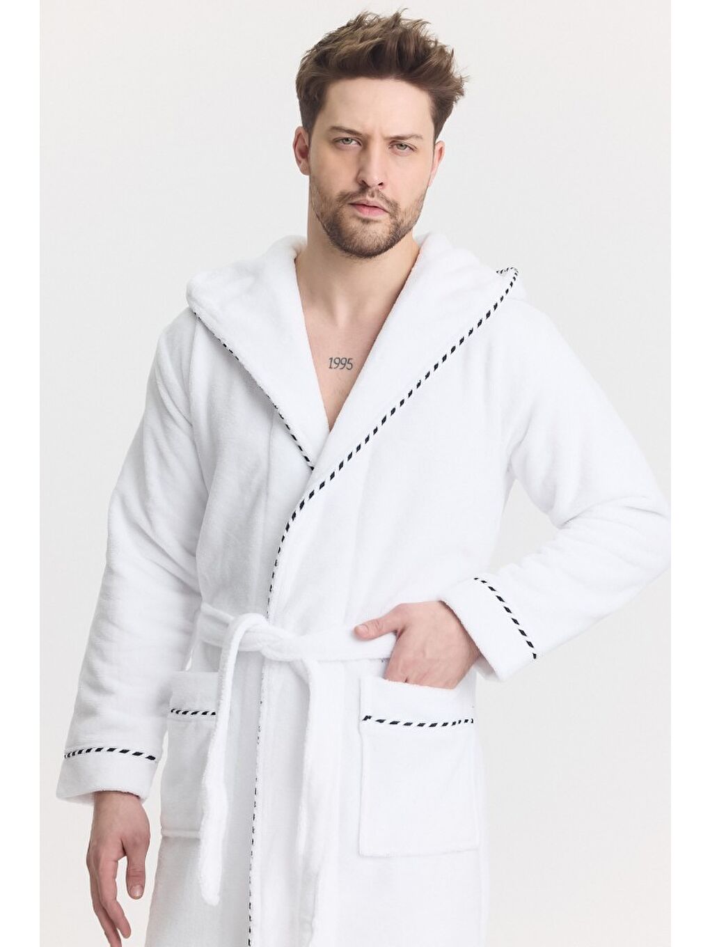 Beyaz Triga Erkek Bornoz %100 Pamuk Kapüşonlu-2