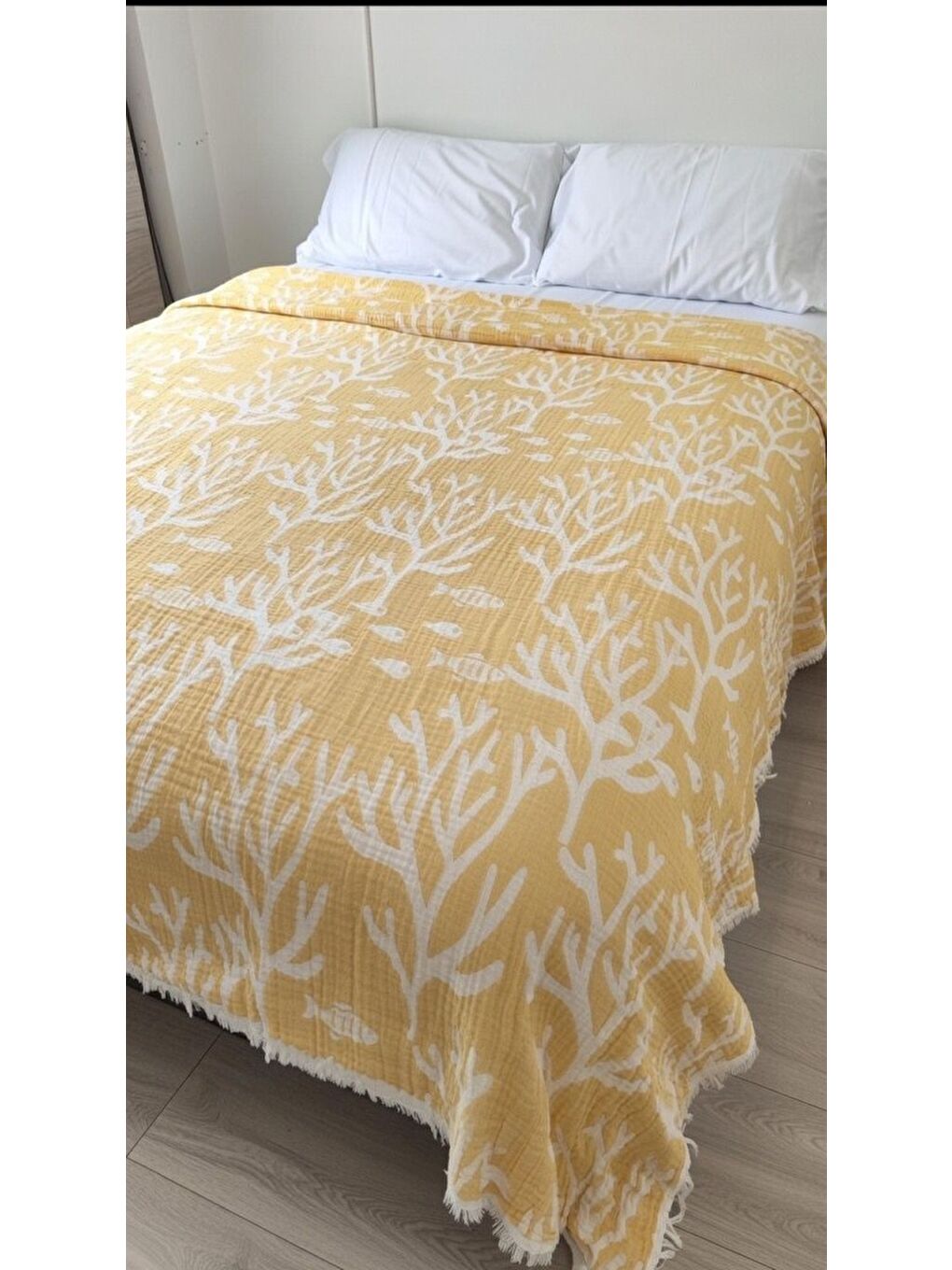 Sarı Mercan Desen 4 Katlı Müslin Pike Yatak Örtüsü Battal Boy 240x260 cm