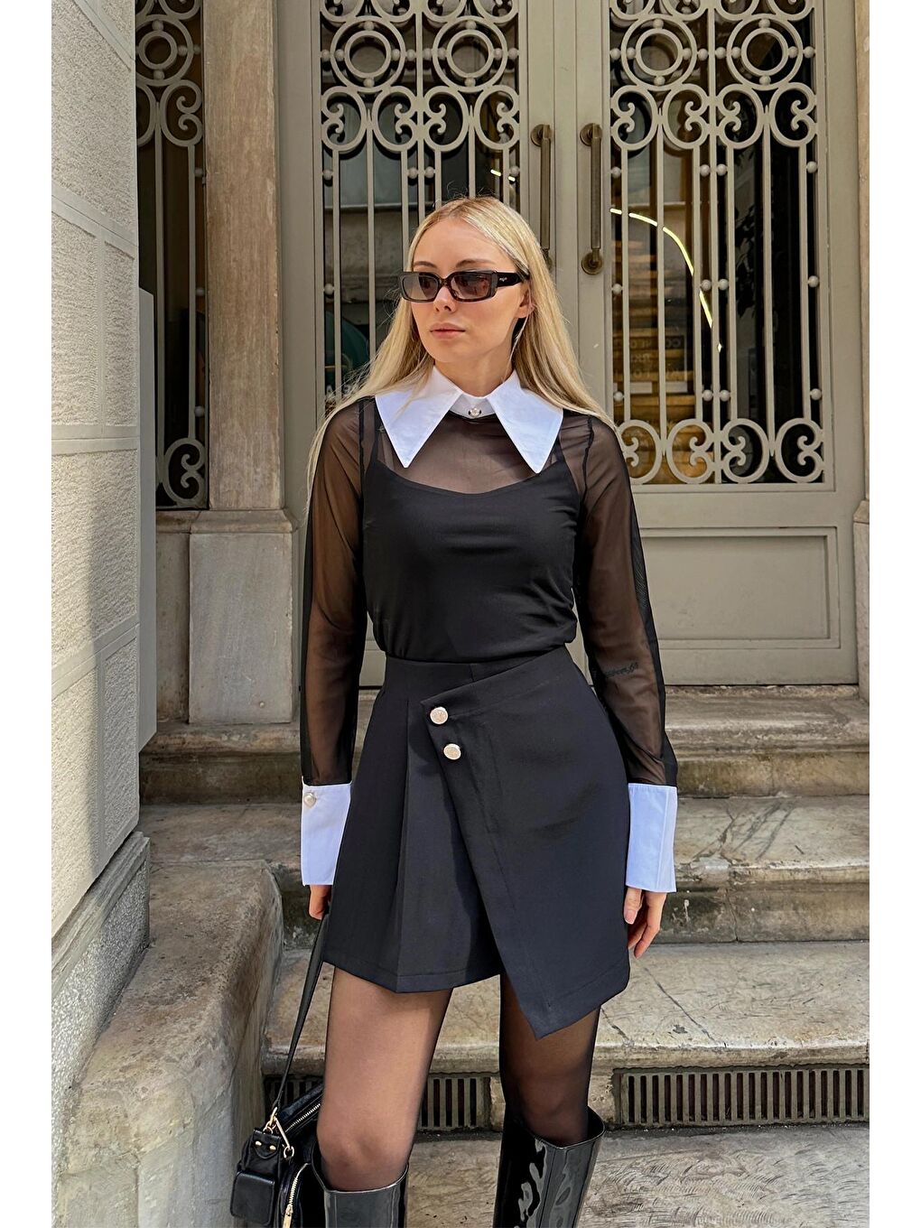 Siyah Düğme Detaylı Pileli Anvelop Şort Etek-1