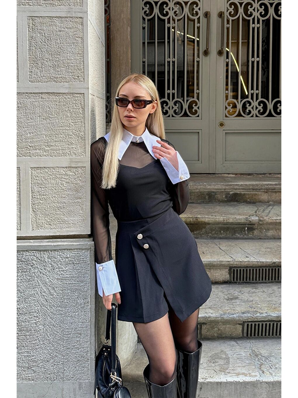 Siyah Düğme Detaylı Pileli Anvelop Şort Etek-2