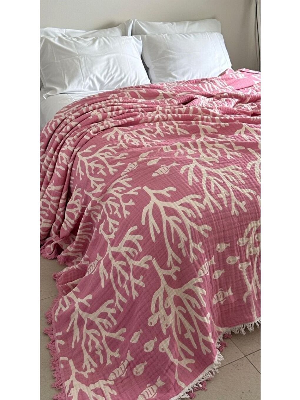 Pembe Mercan Desen 4 Katlı Müslin Pike Yatak Örtüsü Battal Boy 240x260 cm