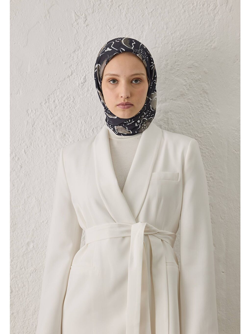 Arıa Desen Pamuk İpek Eşarp Siyah-2