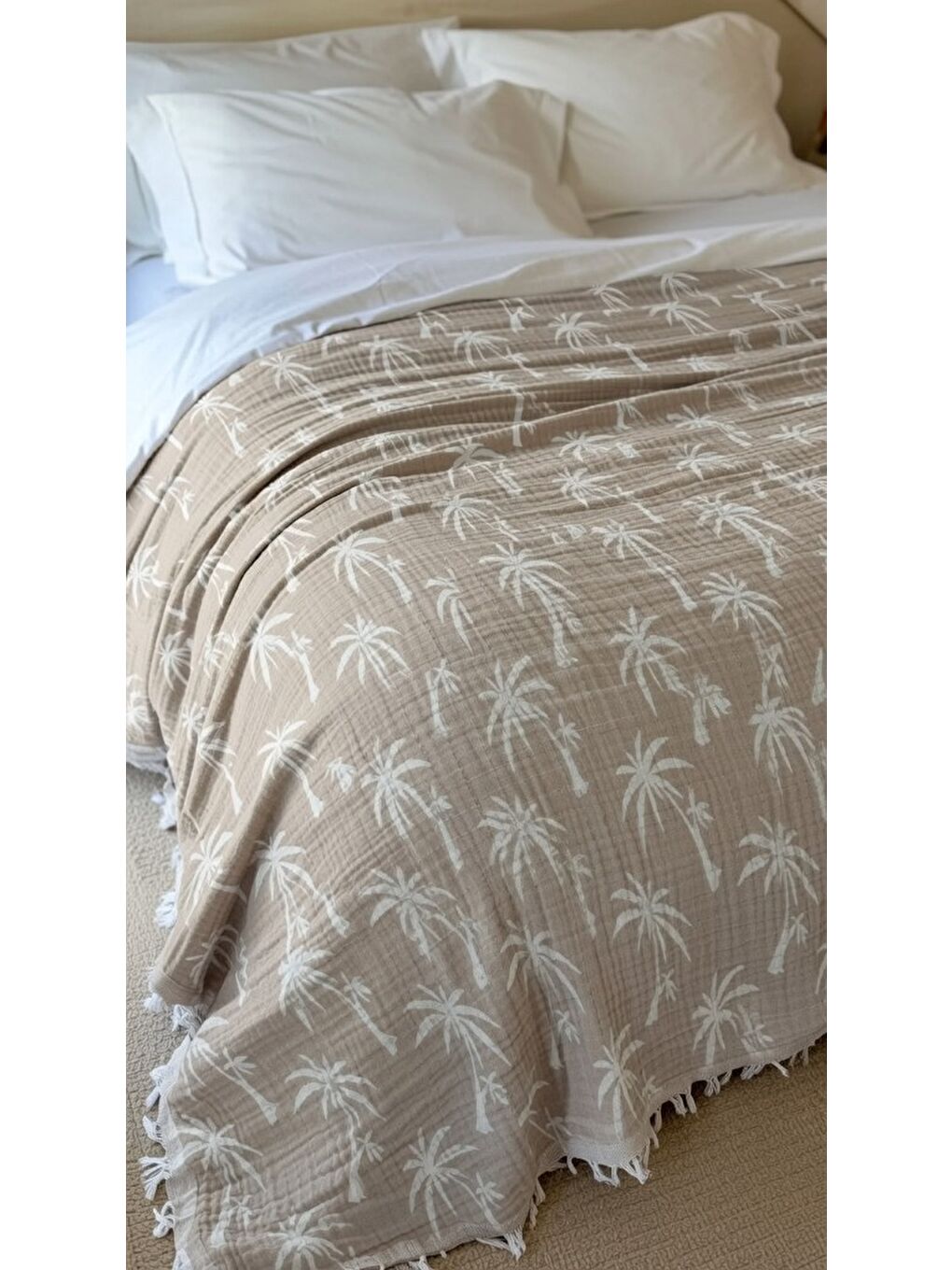 Bej Palmiye Desen 4 Katlı Müslin Pike Yatak Örtüsü Battal Boy 240x260 cm-1