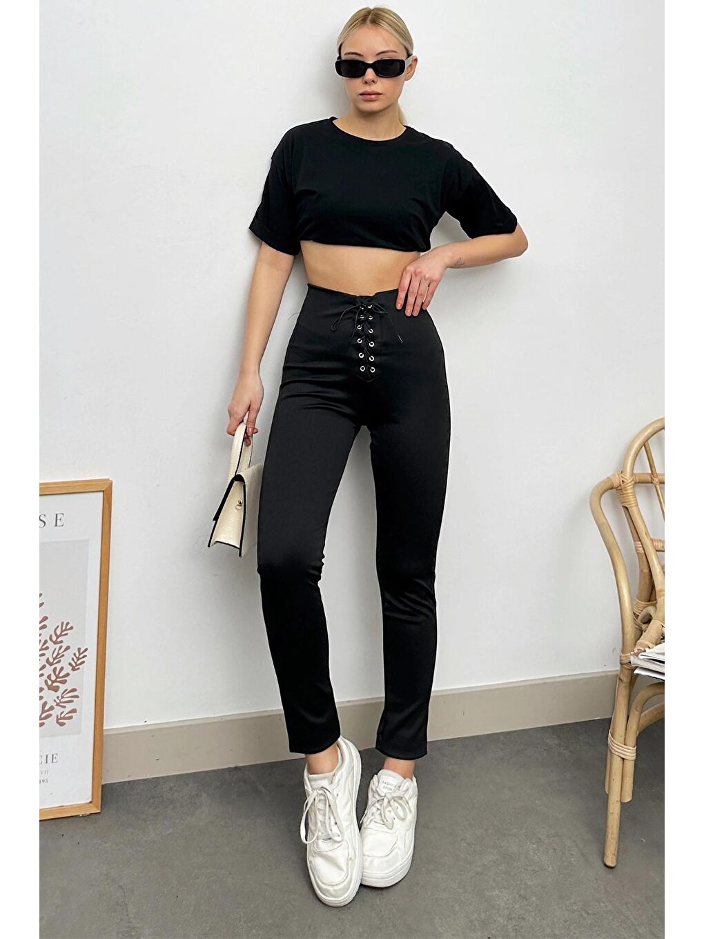 Siyah Mat Dokulu Önü Bağcıklı Yüksek Bel Tayt