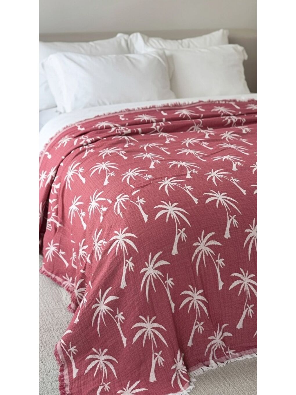 Kırmızı Palmiye Desen 4 Katlı Müslin Pike Yatak Örtüsü Battal Boy 240x260 cm-1