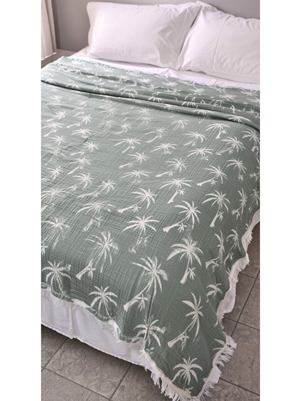 Yeşil Palmiye Desen 4 Katlı Müslin Pike Yatak Örtüsü Battal Boy 240x260 cm