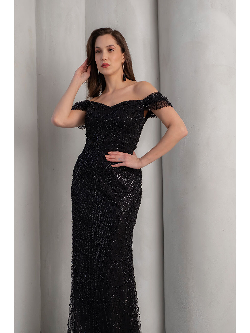 Kadın Siyah Kayık Yaka Boncuklu Uzun Abiye Elbise-1