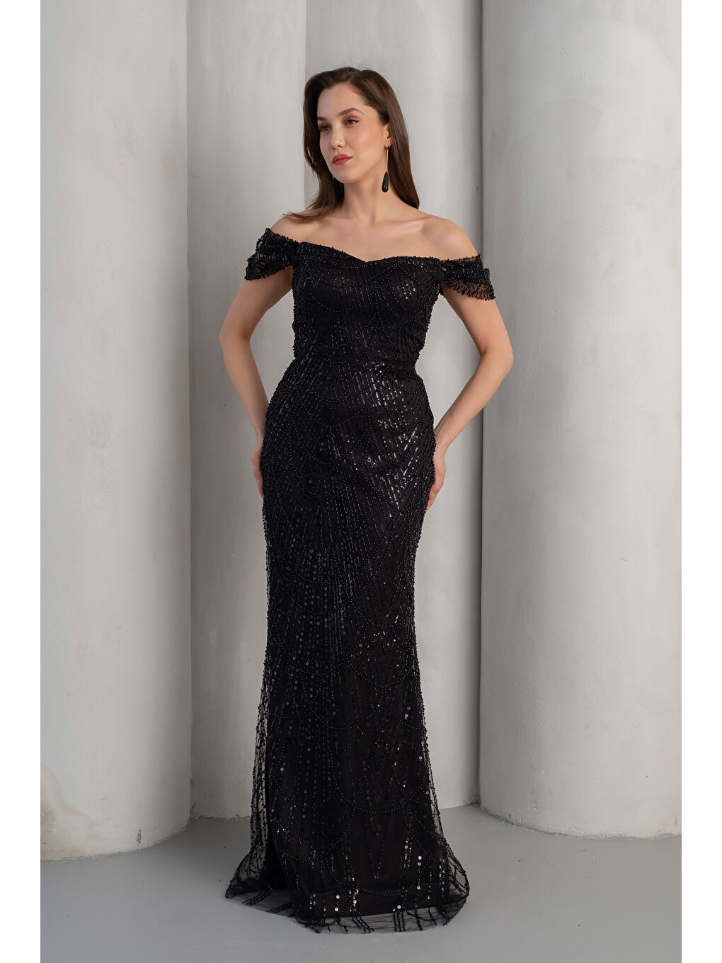 Kadın Siyah Kayık Yaka Boncuklu Uzun Abiye Elbise-2