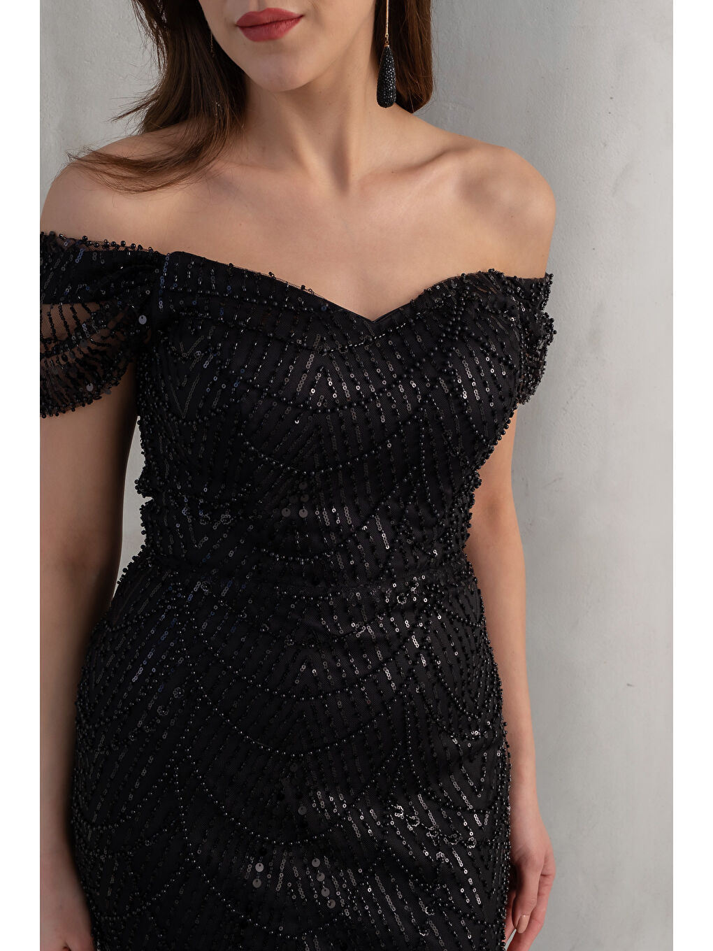 Kadın Siyah Kayık Yaka Boncuklu Uzun Abiye Elbise-3