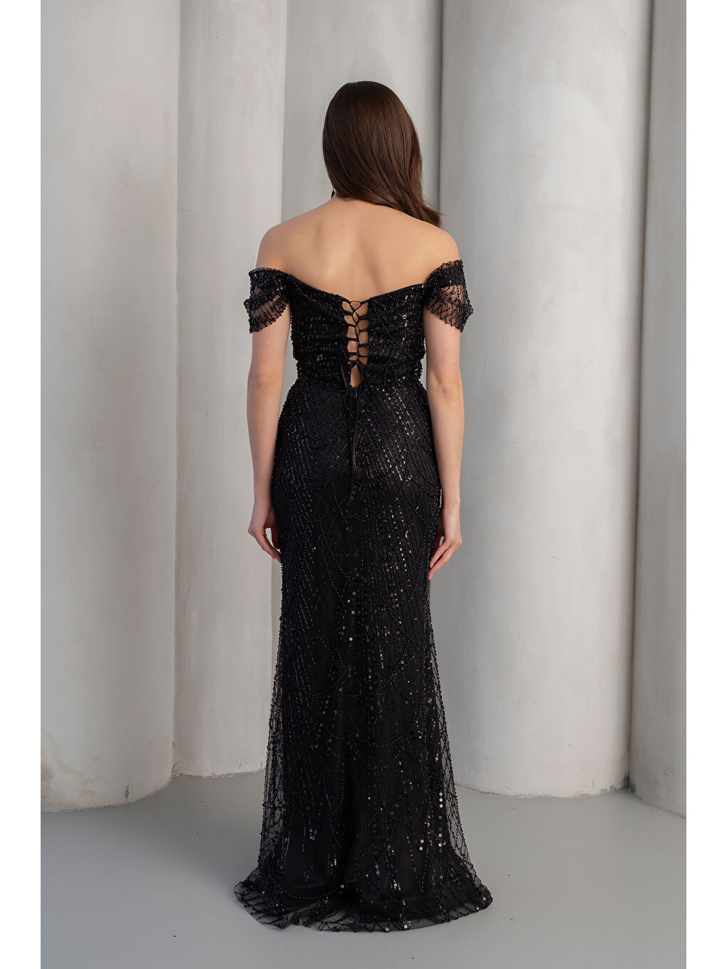 Kadın Siyah Kayık Yaka Boncuklu Uzun Abiye Elbise-5