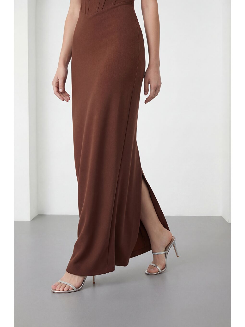 Kadın Kahverengi Dar Kalıp Ceketli Taşlı Uzun Söz Nişan Nikah Abiye ELbise-3