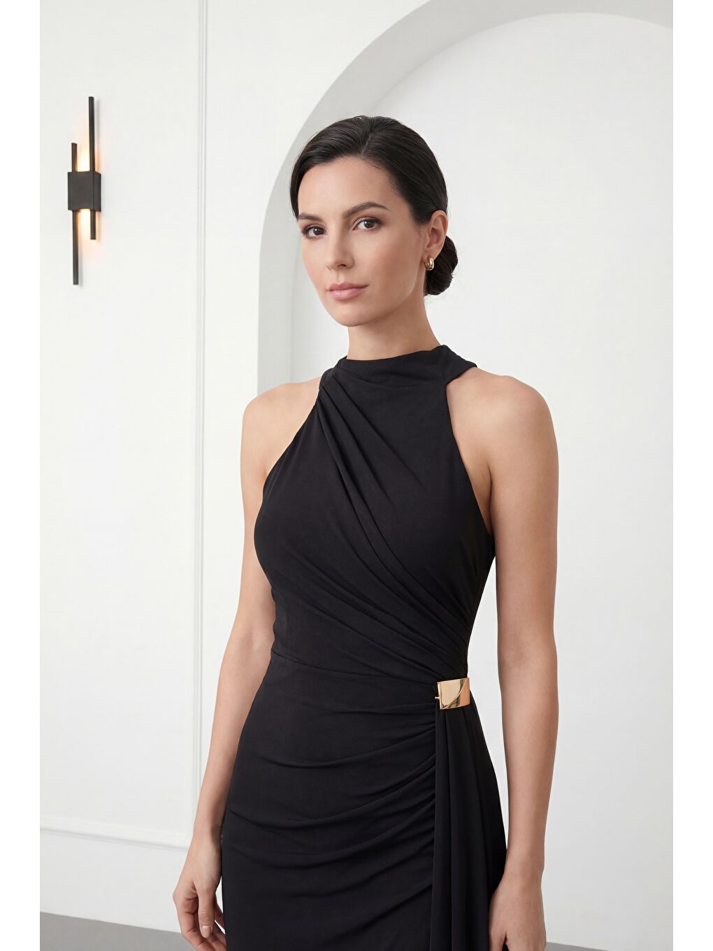 Kadın Siyah Halter Yaka Aksesuar Detay Uzun Abiye Elbise-1