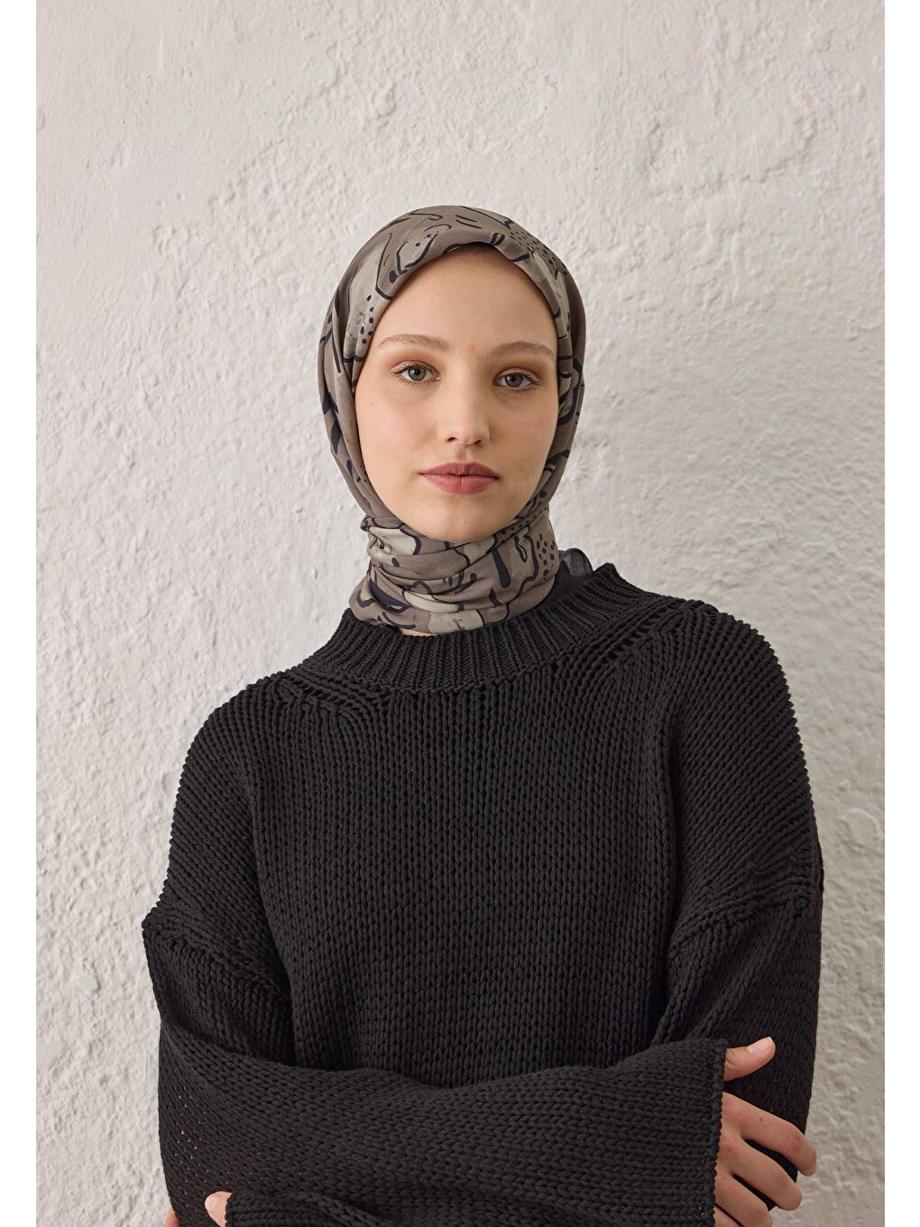 Kahverengi Arıa Desen Pamuk İpek Eşarp Tozlu Kahve-2