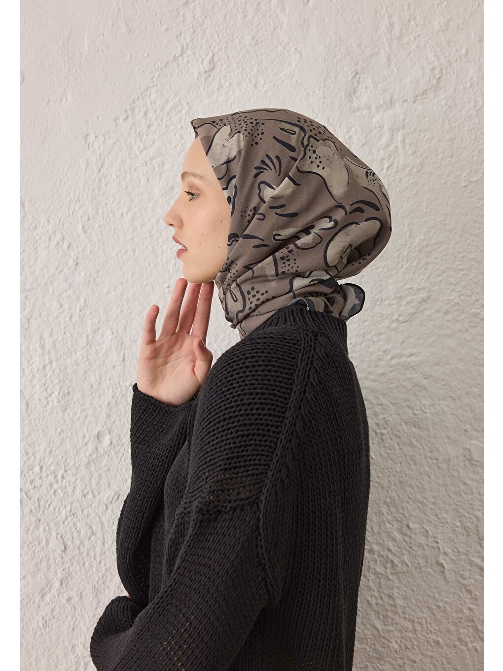 Kahverengi Arıa Desen Pamuk İpek Eşarp Tozlu Kahve-3