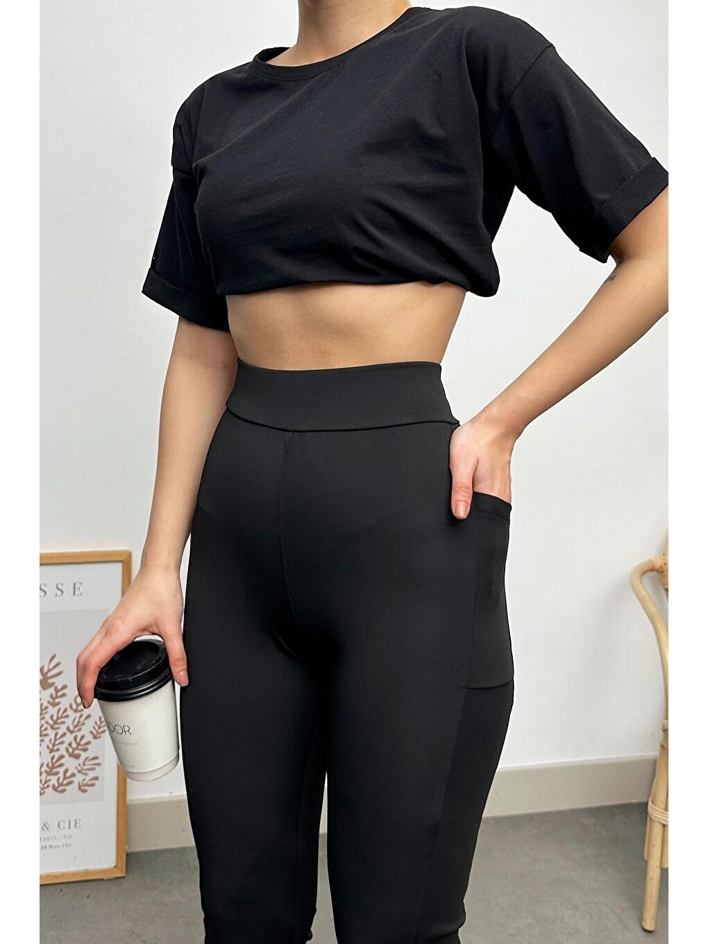 Siyah Yüksek Bel Çift Cepli Toparlayıcı Spor Tayt-1