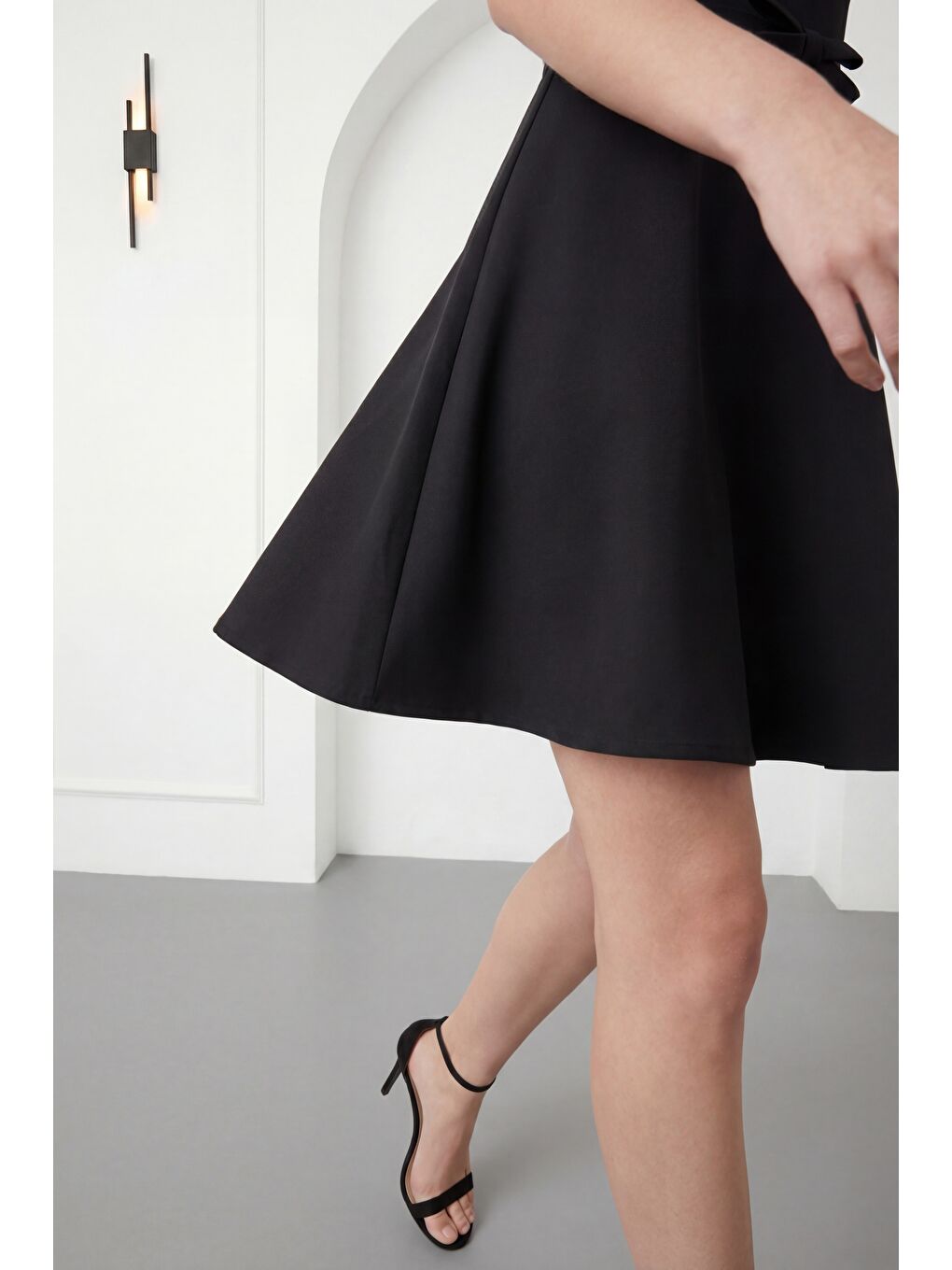 Kadın Siyah Kare Yaka Kemerli Mini Mezuniyet Abiye Elbise-3