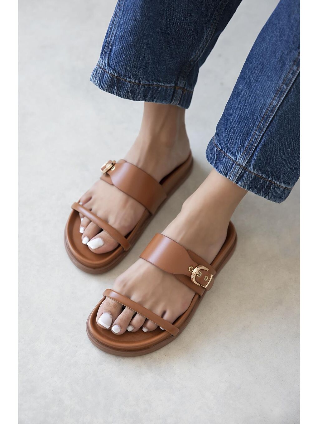 Kahverengi Zeus Kadın Toka Detay Günlük Konfor Deri Terlik Taba-1