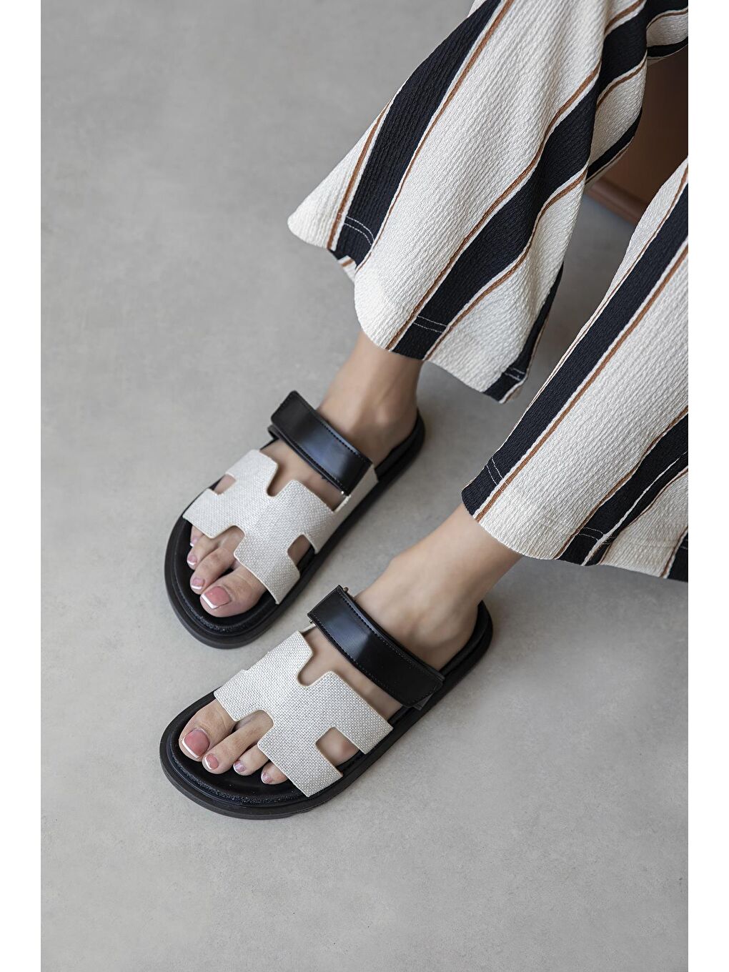 Palmeira Kadın Cırt Bantlı Deri Terlik Siyah-Hasır-1