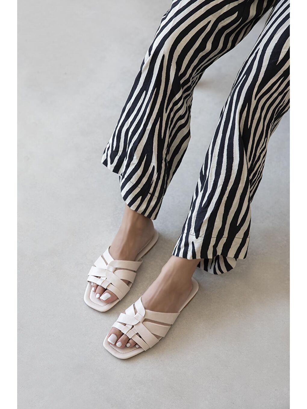 Luz Kadın Günlük Deri Terlik Bej