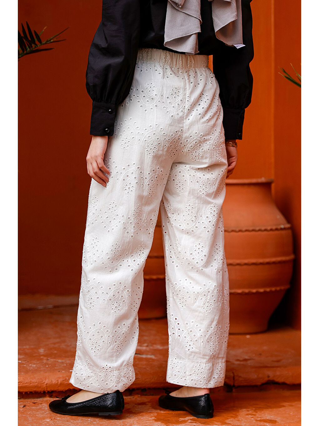 Kadın Brode Desenli Bel Bağlamalı Pantolon Beyaz-2