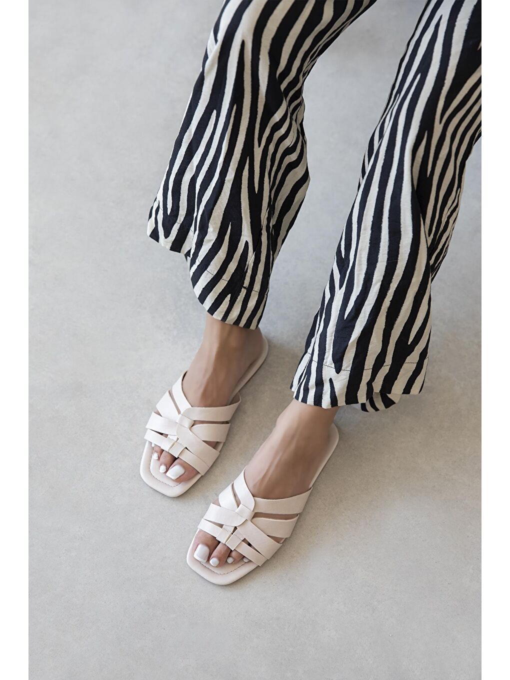 Luz Kadın Günlük Deri Terlik Bej-1