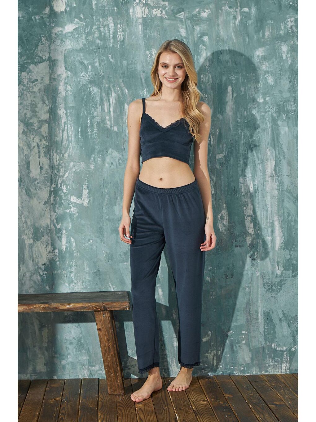 Lacivert Kadın Kadife Sabahlıklı Altı Uzun 3'lü Pijama Takım | 13401-1-3