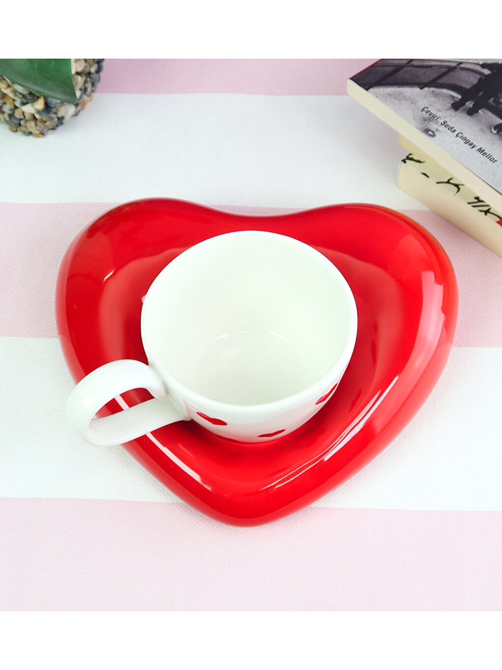 Kırmızı Puffy Kalp Dokunuşlu Kahve Seti BM-2330-2