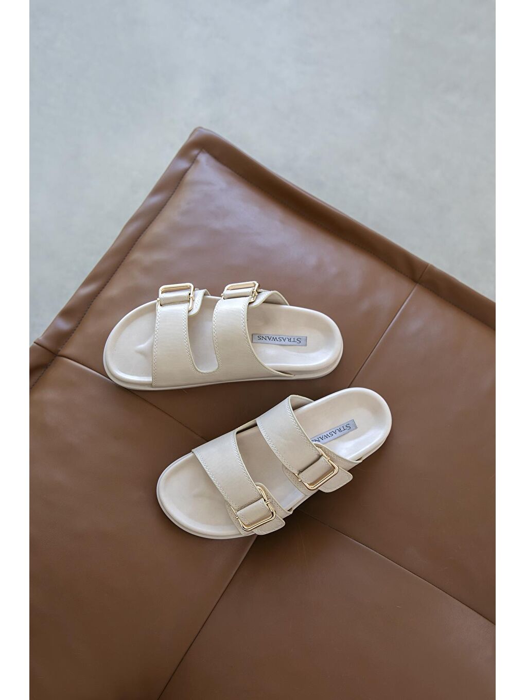 Axel Kadın Toka Detay Günlük Konfor Deri Terlik Bej