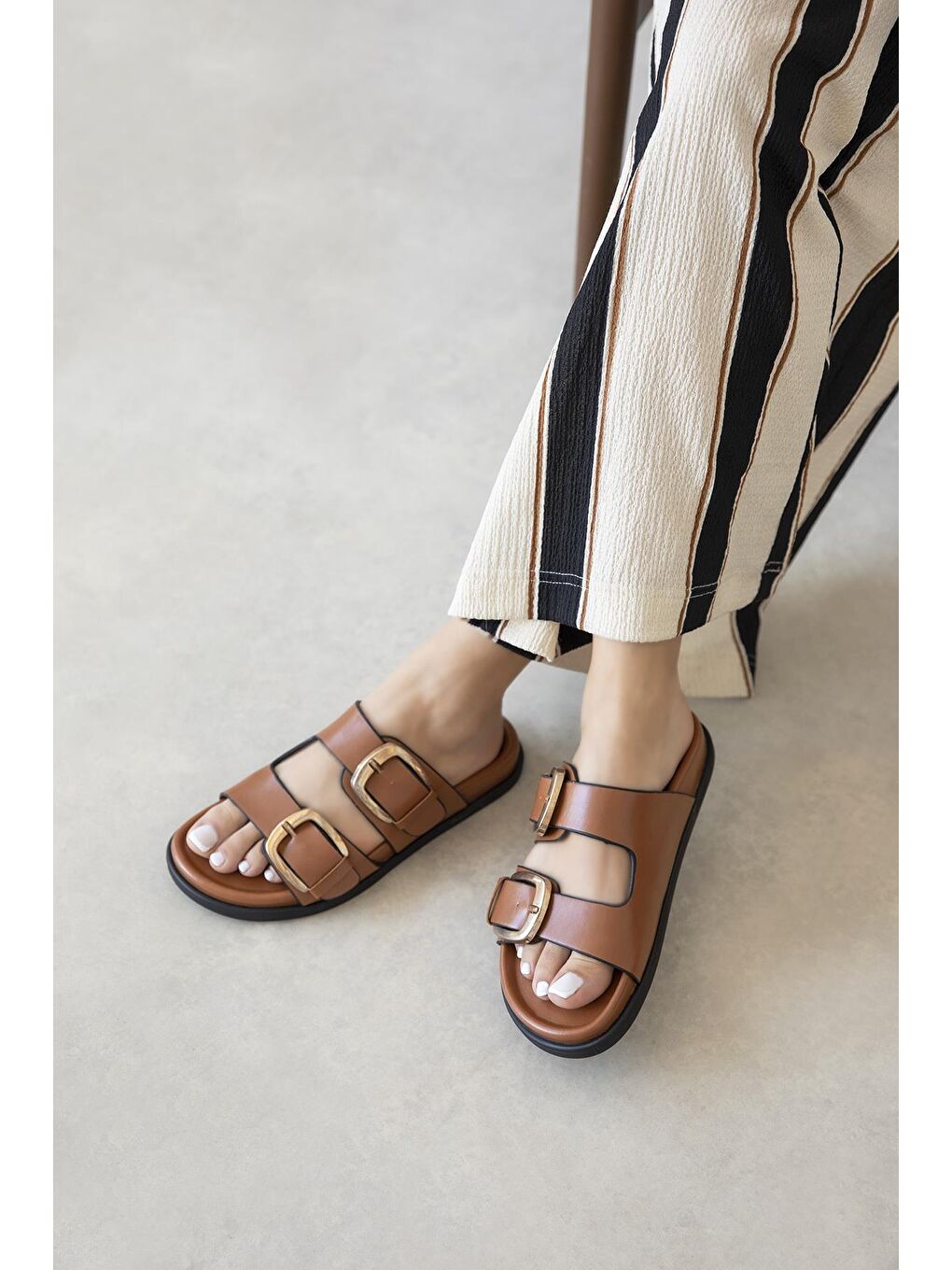 Kahverengi Harden Kadın Toka Detay Günlük Konfor Deri Terlik Taba-1