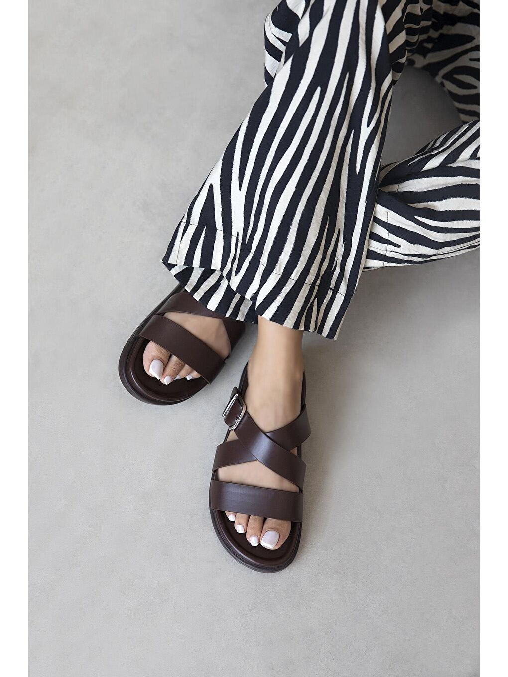 Kahverengi Norkys Kadın Toka Detay Günlük Konfor Terlik Kahve-1