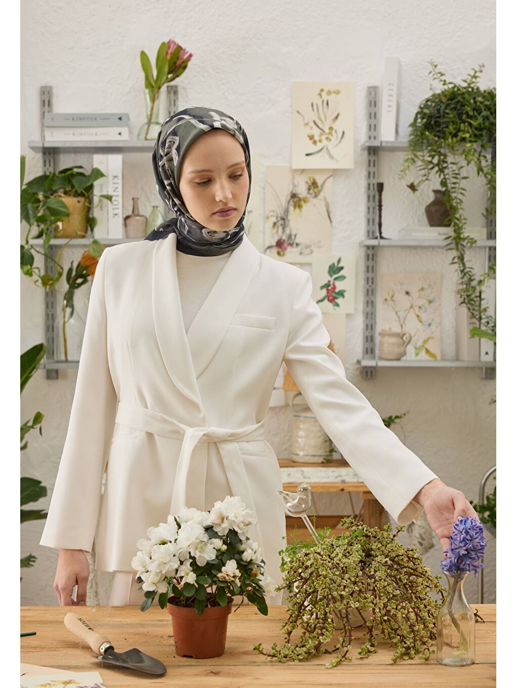 Celına Desen Pamuk İpek Eşarp Siyah-1