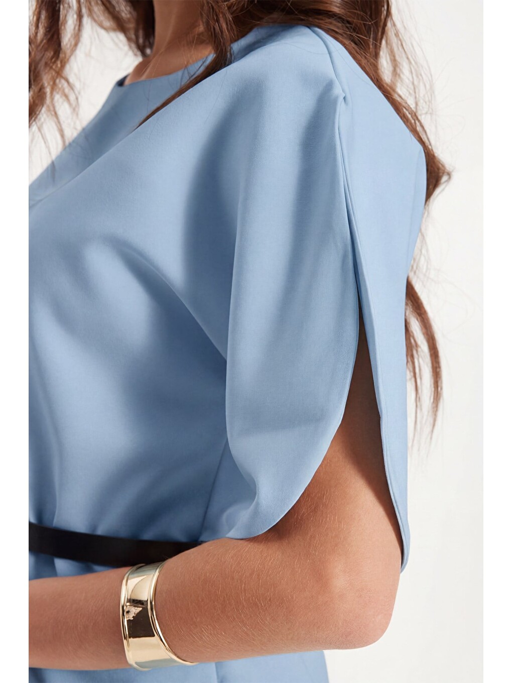 Kadın Slim Fit Dar Kesim Kol Detaylı İnce Kemerli Fermuarlı Mavi Bluz-5